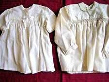 DUE ABITINI DA NEONATO VESTITI BAMBINA O BAMBOLE VINTAGE, ORIGINALI ANNI '50