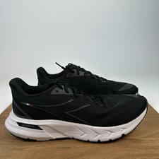 Nuove scarpe da ginnastica