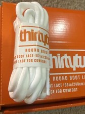 Trentadue lacci stivali