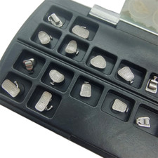 Staffe linguali in metallo