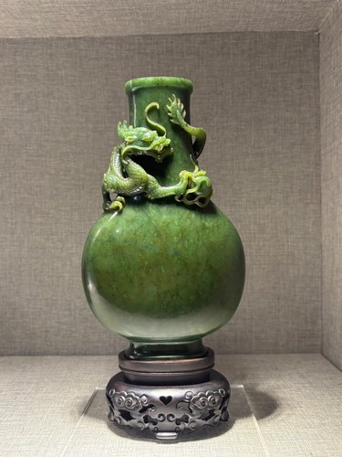 Statua drago giada verde