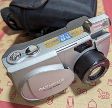 Olympus CAMEDIA C-200 ZOOM fotocamera digitale testata Giappone funzionante con custodia