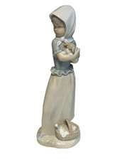 Statuina Nao By Lladro bambina