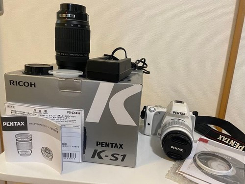 Kit fotocamera reflex digitale
