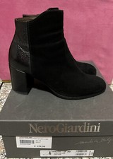 Nero Giardini Tronchetto In Pelle Scamosciata Nero tg. 35 - USATO