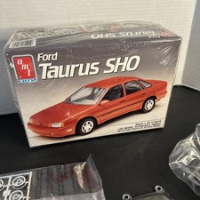 Kit modellino AMT Ford Taurus