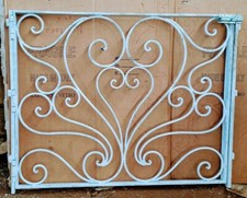 cancello , cancelletto in ferro pieno forgiato e battuto a mano ad 1 anta