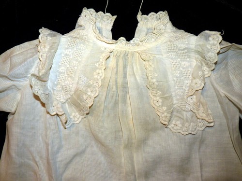 Antico vestito battesimo