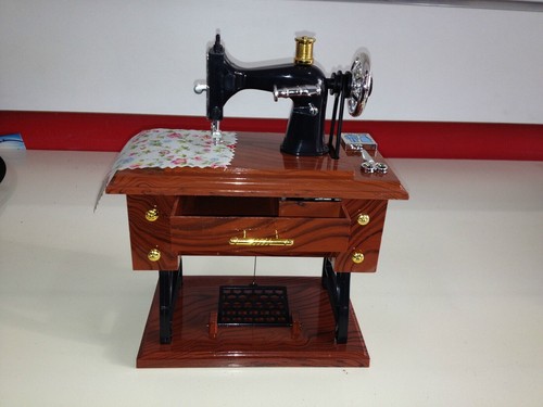 Carillon forma macchina da - macchina,