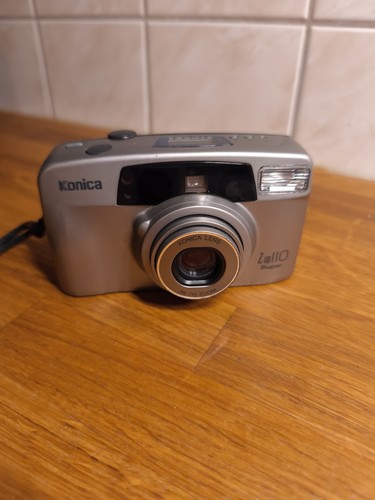 Konica 110 fotocamera - z-up,