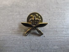 Early crossed kukri pin - early,