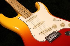 Fender Player Plus Stratocaster Maple Fingerboard Tequila Sunrise 3,72Kg Usato Sa