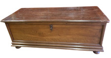 Antica cassapanca in noce massiccio epoca 1730 1740 circa