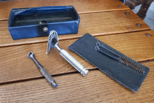 Lotto Barbiere Antico Rasoio Ever Ready, Manico, 2 Scovolini, 1 Box WW2 o near p