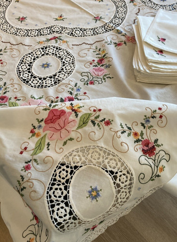 Tovaglia vintage ricamata - vintage,