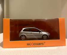 Modellino Maxichamps Ford