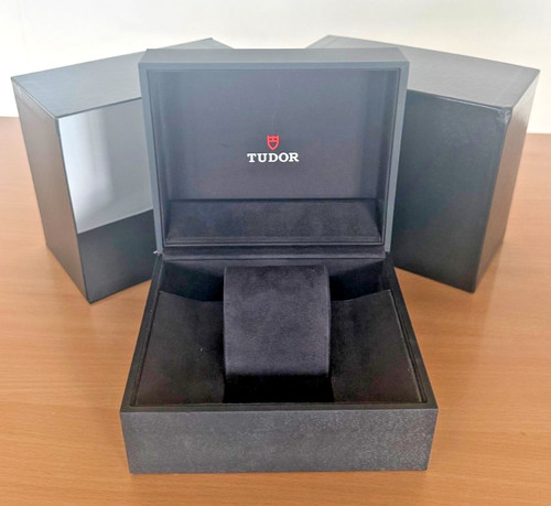 Tudor black bay - black,