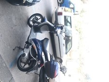 Scooter liberty 200 come nuovoooo con visiera e bauletto!!! Anno 2004