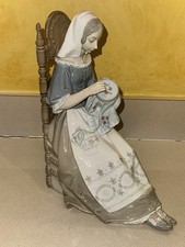 LARGE Lladro #4865 BORDADORA