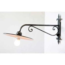 Lampada in ferro battuto da