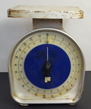 1971 Rustic Farmhouse Pelouze 25 lb. Scale YG-425 Vintage Grannycore