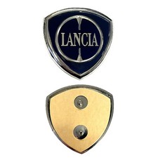 Fregio Stemma Anteriore Adesivo Logo per Lancia Ypsilon 2006>2013 MUSA 69x70 mm