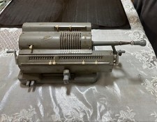 Calcolatrice meccanica vintage