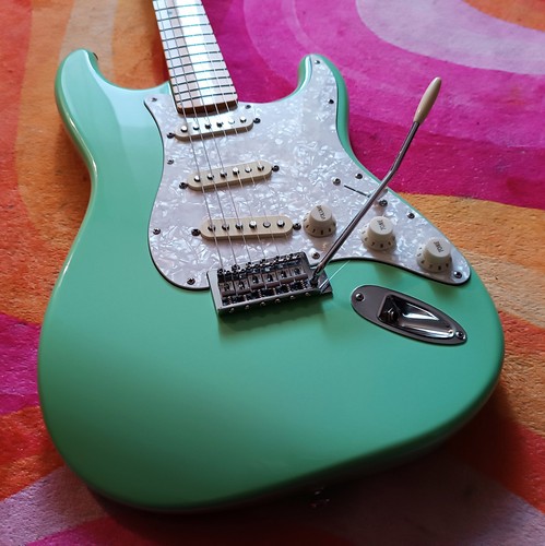 Fender mim stratocaster con - fender,