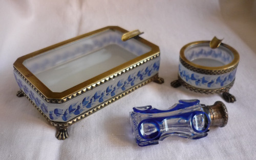 Antique opaline glass - glass, ashtray
