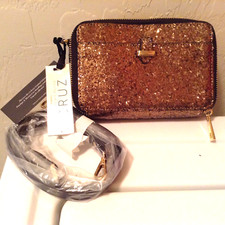 NUOVO $99 ITALIA CARPISA