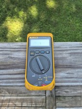 Fluke 16 Multimeter with Test