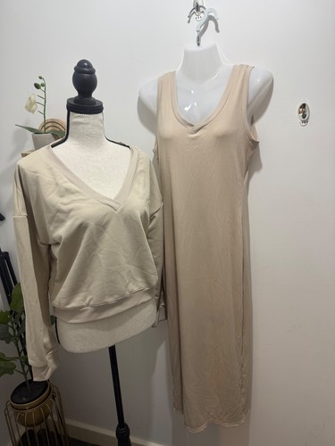 Abito midi beige senza maniche