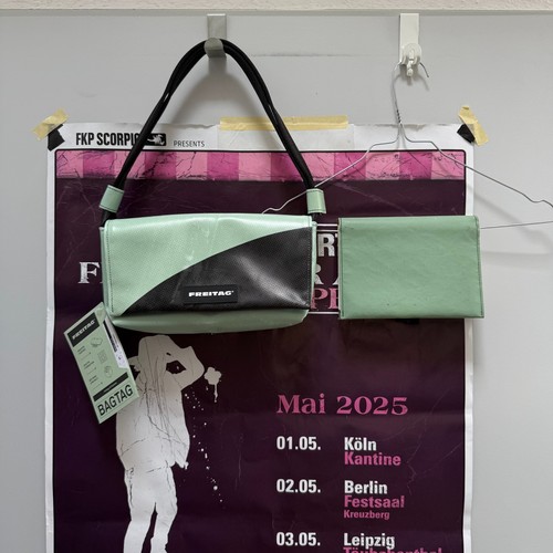 Borsa venerdì f171 laura - borsa,