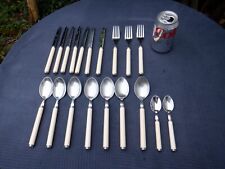 Set di 19 pezzi di posate vintage EME INOX Italy con manici bianchi