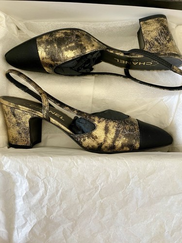 Chanel slingback décolleté