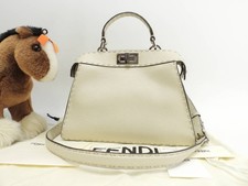 Pochette a mano FENDI Peekaboo