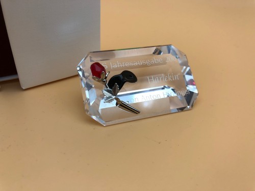 Swarovski figura scudo