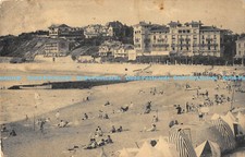 R175638 St. Jean de Luz. Un coin de la Plage. Le Golf Hotel. Villas sur la Falai