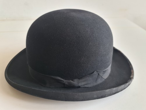 Vecchio cappello bombetta - vecchio, a