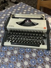 Olympia Traveller De Luxe Macchina Da Scrivere 
