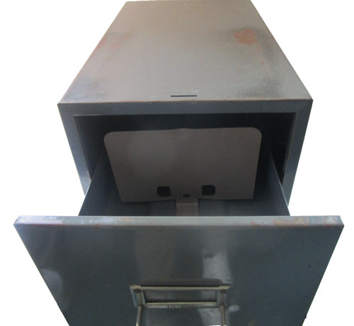 Cassettiera industriale grigia