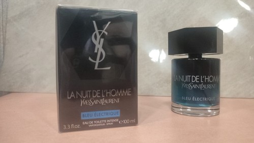 Nuit homme bleu - la, l'homme