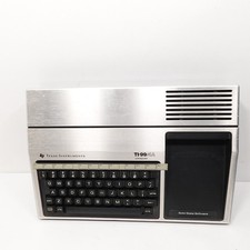 Texas Instruments TI-99/4A solo unità home computer vintage senza caricatore incluso