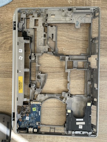 Dell e6530 chassis base - e6530,