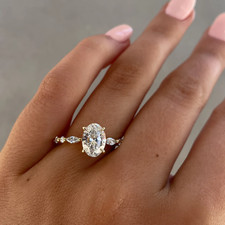 Anello di fidanzamento in oro