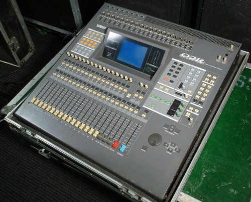 Yamaha 02r console - 02r,