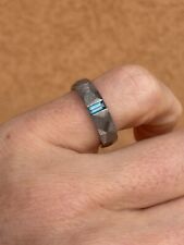 Anello titanio con topazio London Blue