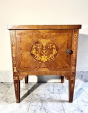 Comodino antico 1940 - Intaglio con decoro floreale