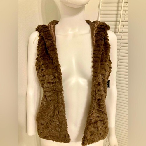 Gilet per bambina realizzato