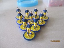 Subbuteo 9 pantaloncini e base